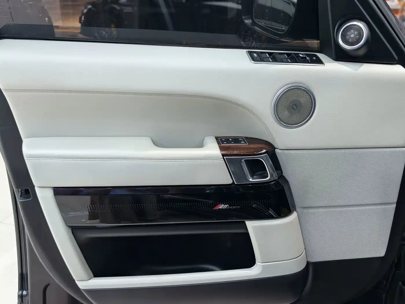 Land Rover Range Rover 2016 2016 3.0 SC V6 Vogue LWB