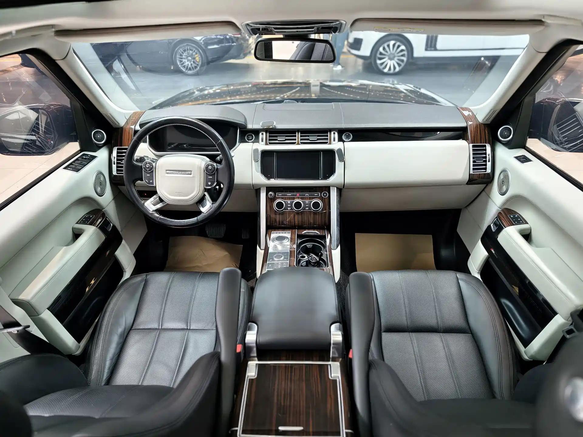 Фото 9 - Land Rover Range Rover