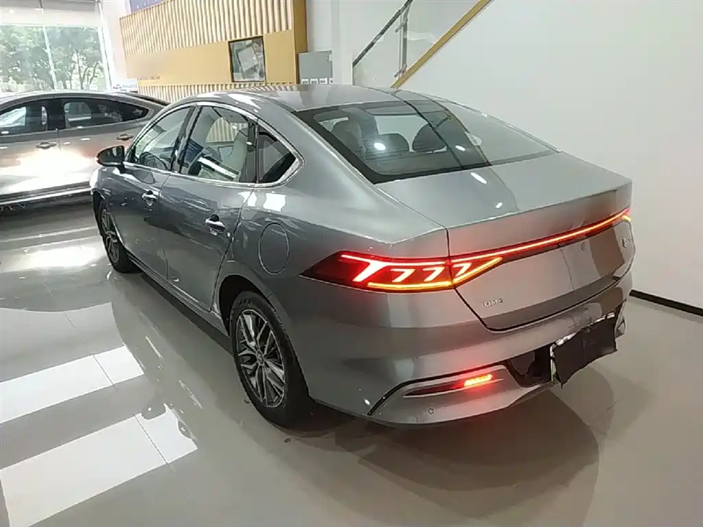 BYD Qin PLUS 2023 Champion Edition DM-i 120KM Excellence фото 5