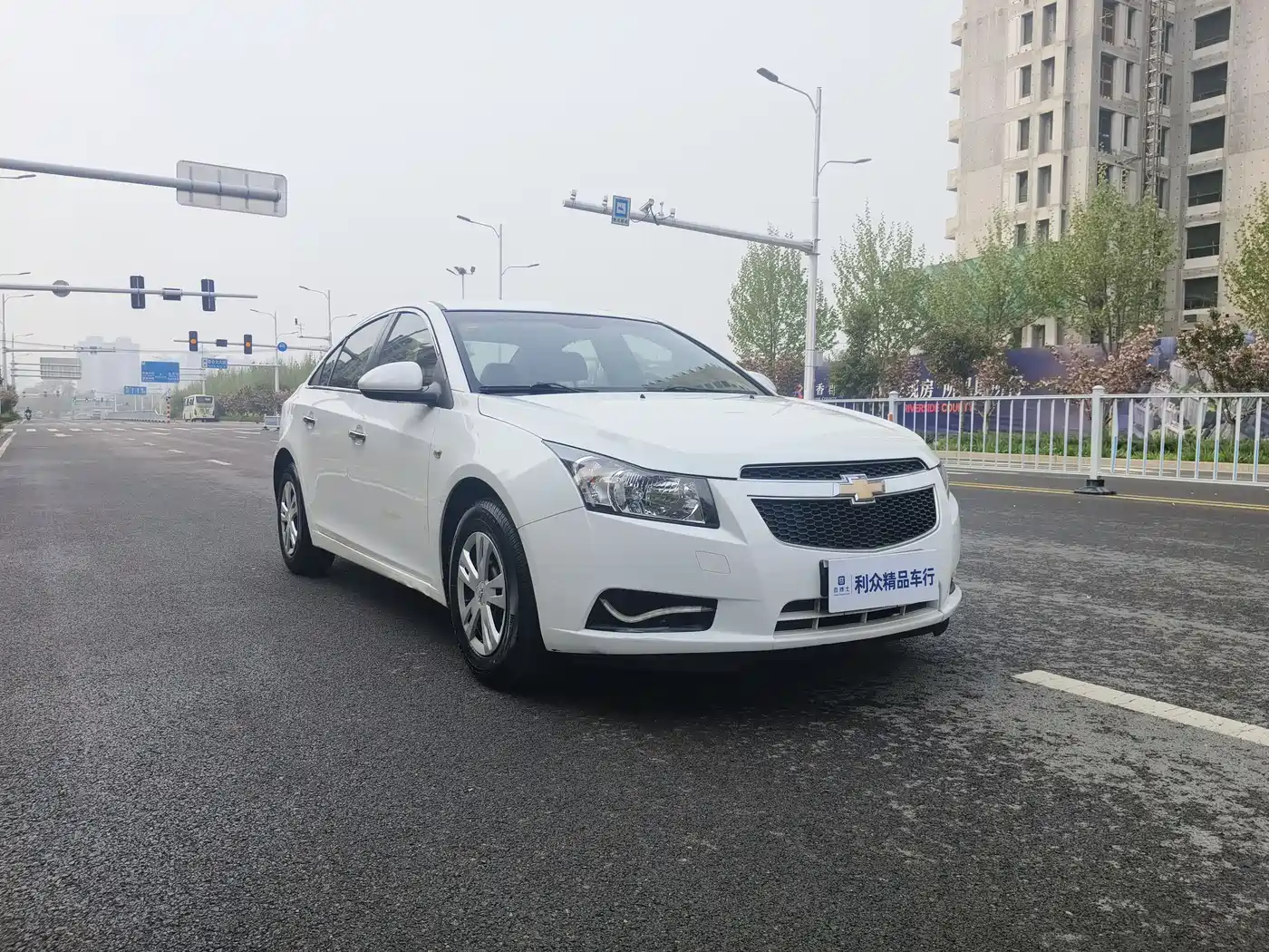 Chevrolet Cruze 2011 1.6L SL MT фото 3