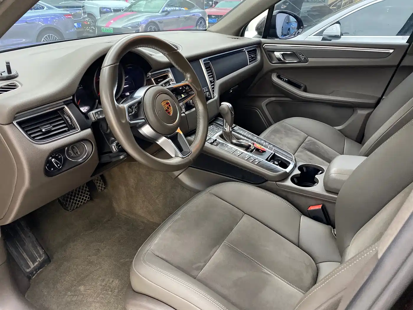 Porsche Macan 2017 Macan 2.0T фото 13