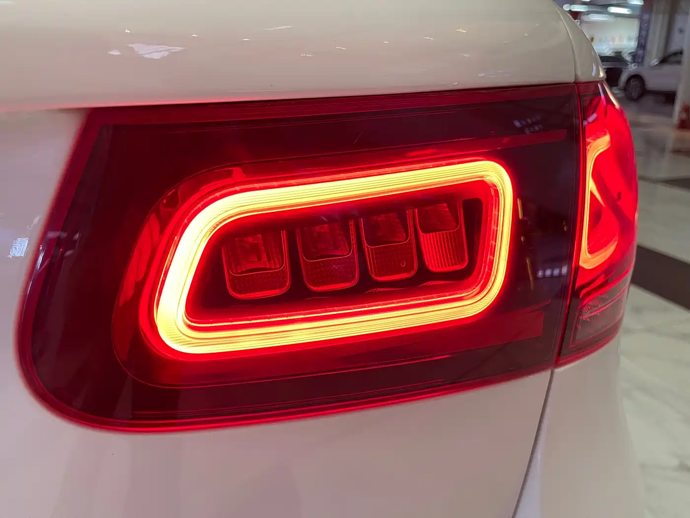 MERCEDES-BENZ GLC