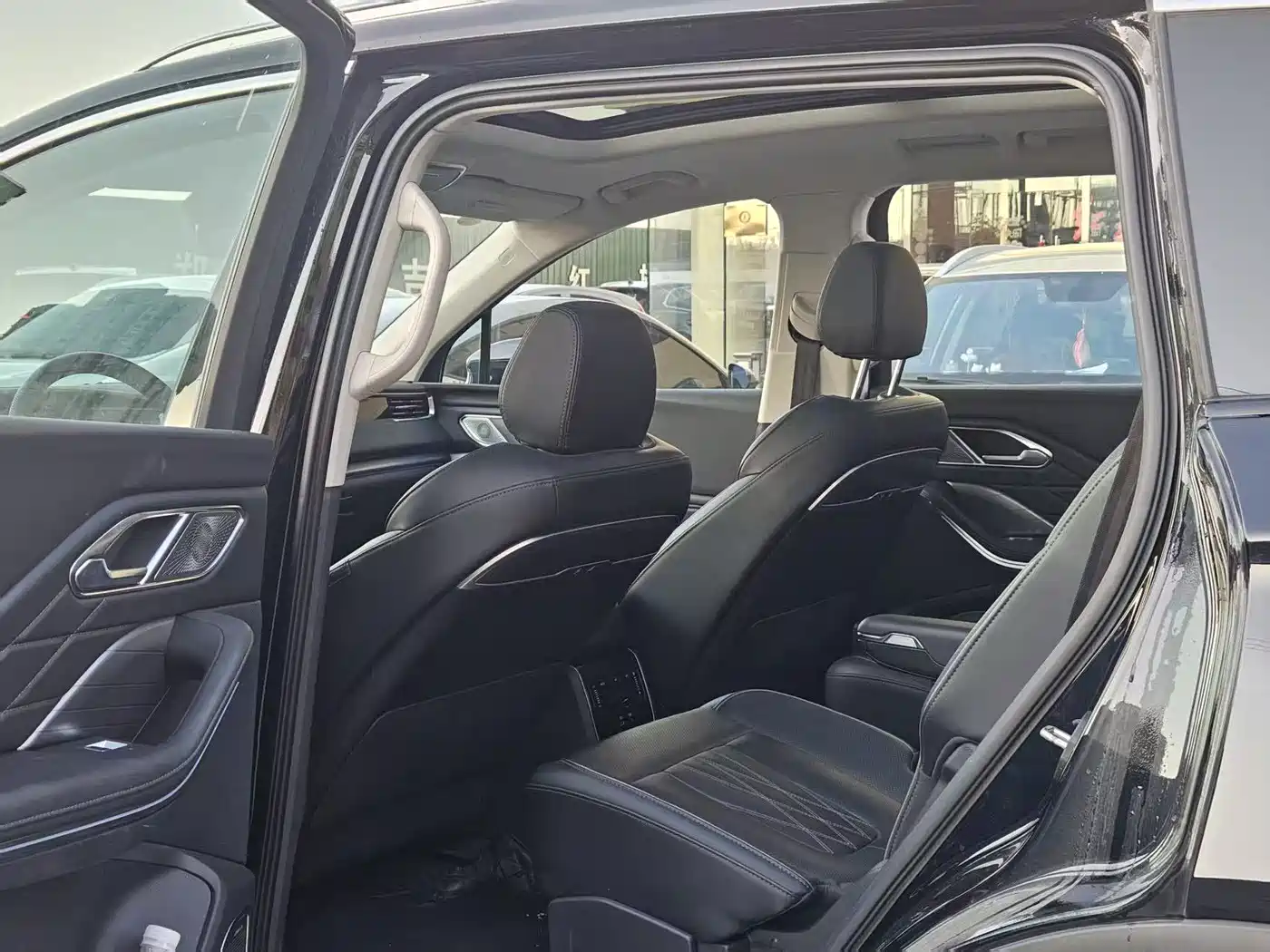 Hongqi HS7 PHEV 2024 2.0T PHEV 4WD Flagship Edition 6-seater фото 11