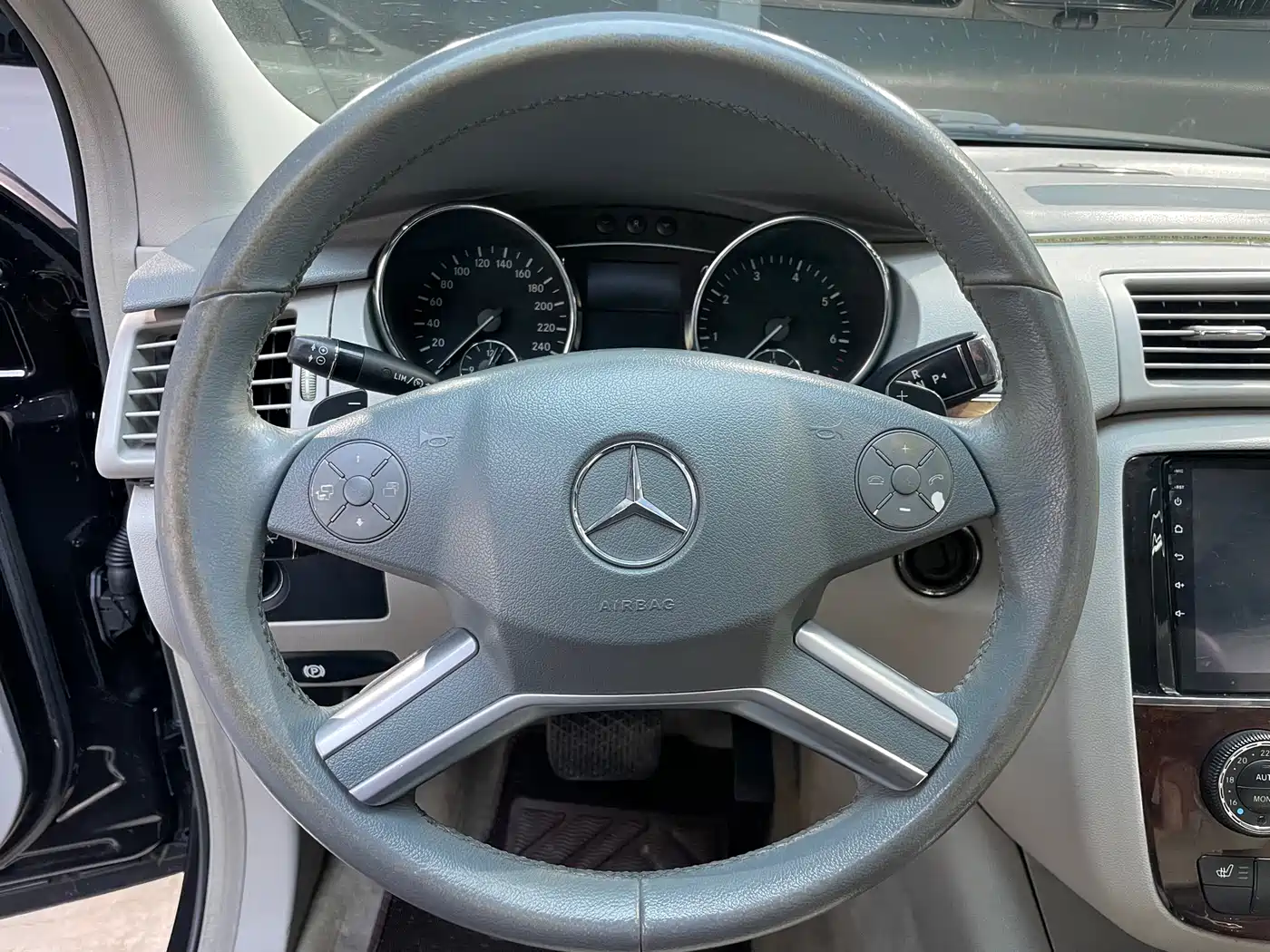Mercedes-Benz R-Class 2009 Model R 300 L Business Version фото 8