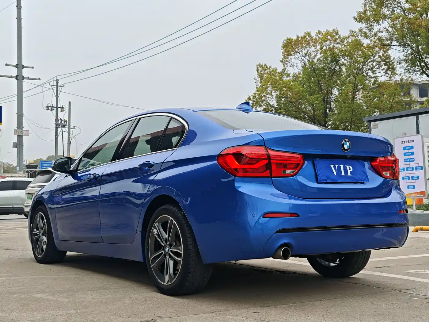 BMW 1 Series 2018 118i Sport Edition фото 6