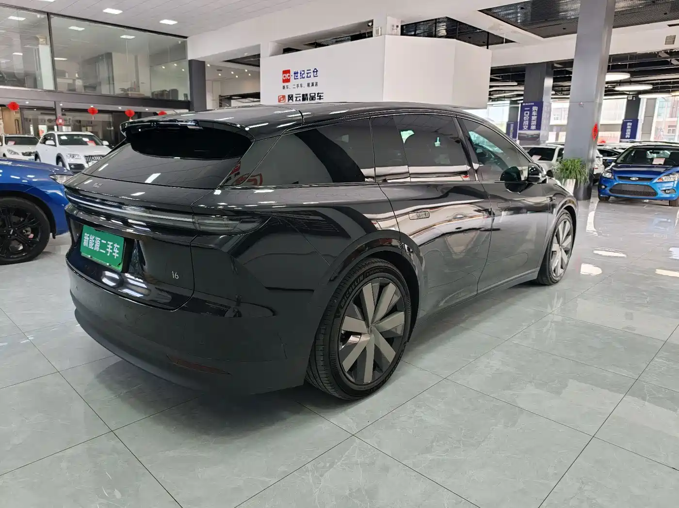 Li Auto i6 2026 2025 4WD Base Model