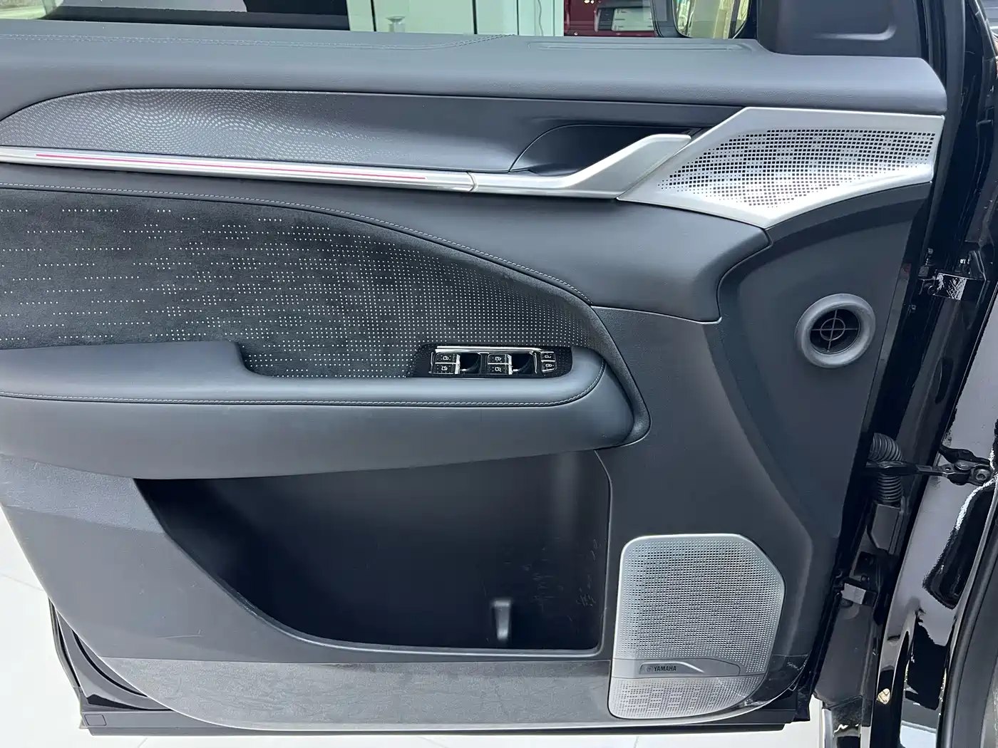 ZEEKR EXTREME KRYPTON 009