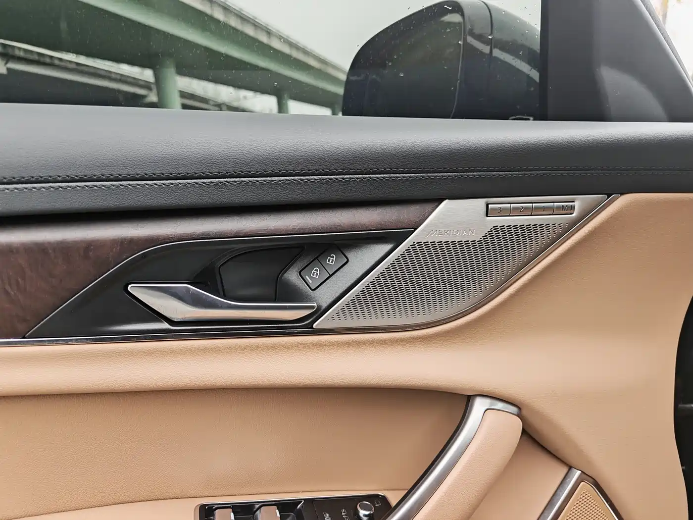 Jaguar XFL 2025 2024 2.0T P250 2WD Premium Luxury