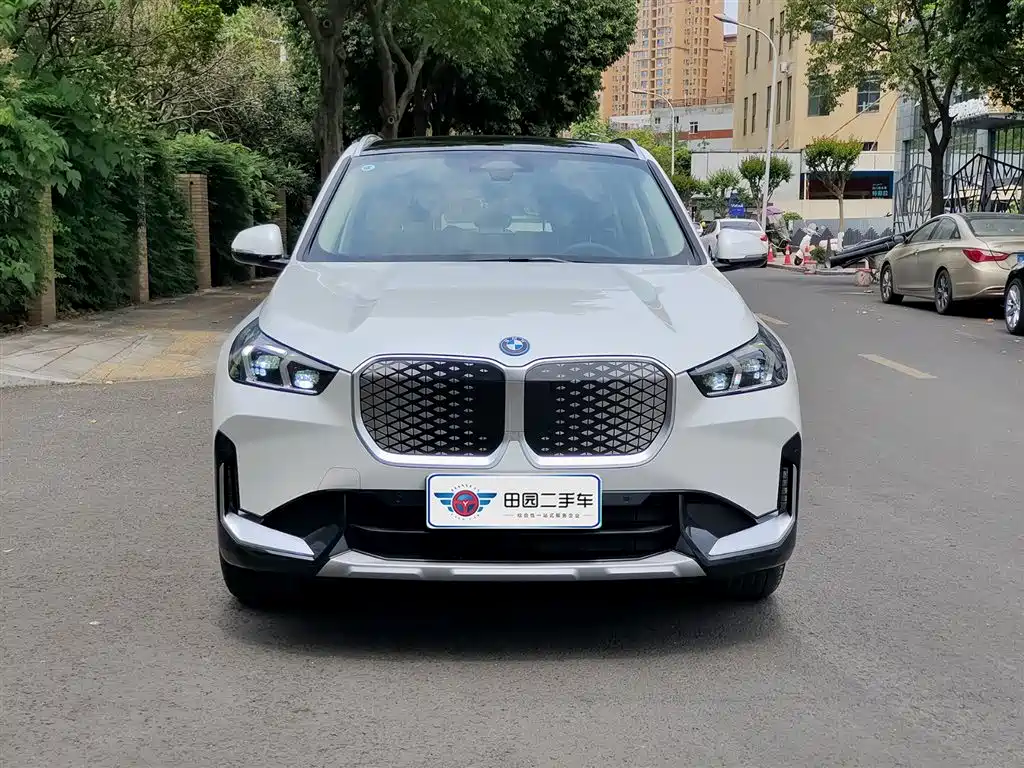 BMW iX1 2025 eDrive25L X Design Package фото 2