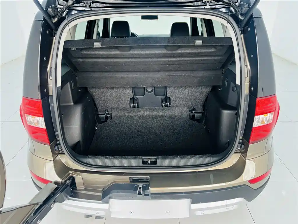 Škoda Yeti 2014 1.4TSI DSG Wild фото 8