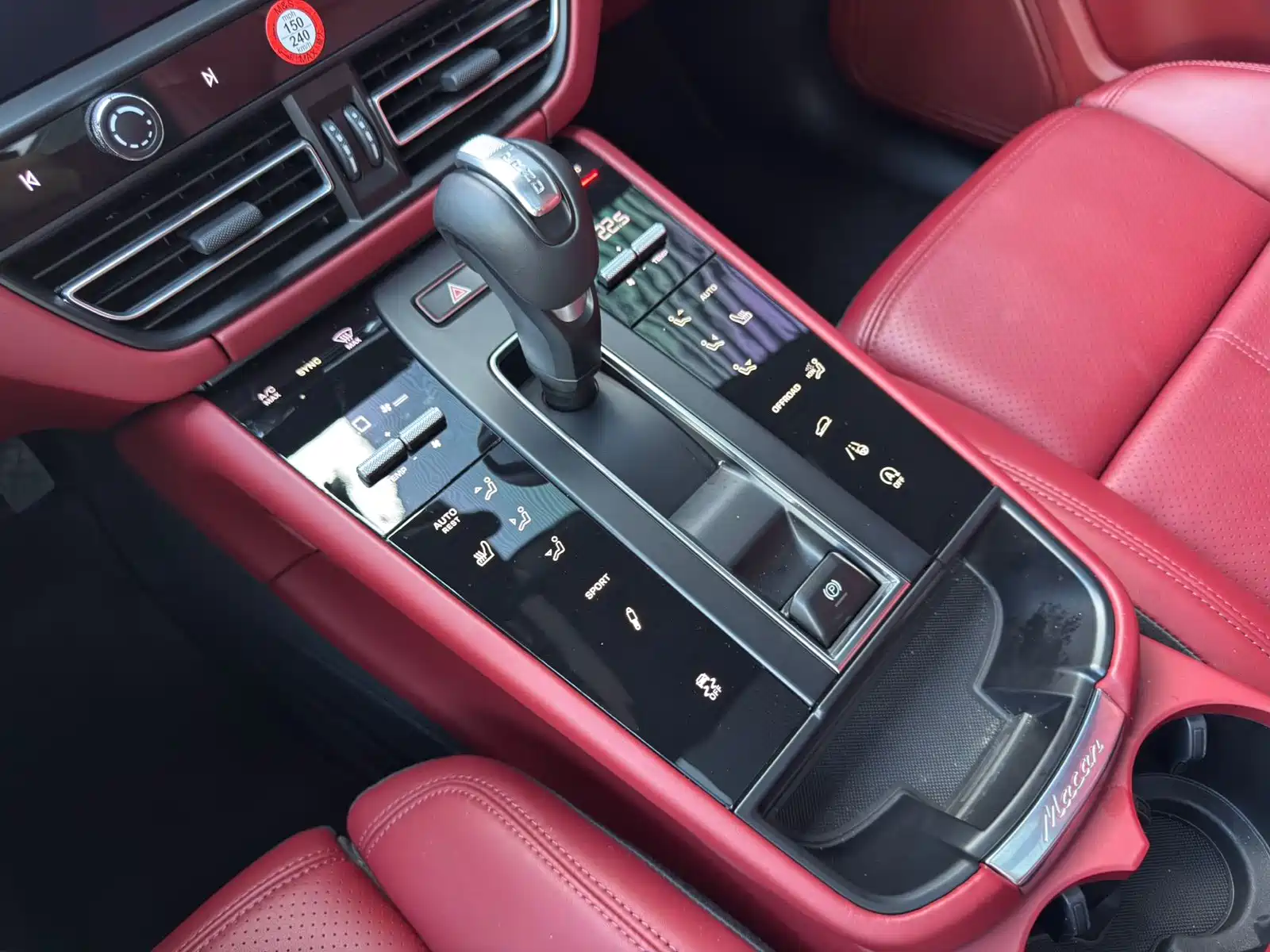 Фото 13 - Porsche Macan