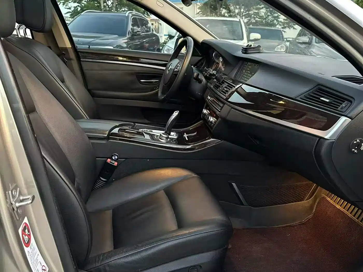 Photo 8 - BMW 5 Series