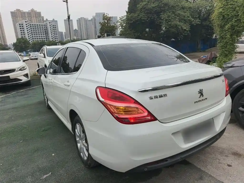 Peugeot 308 2014 Model Joy Edition Classic 1.6L Automatic Trend Style фото 5