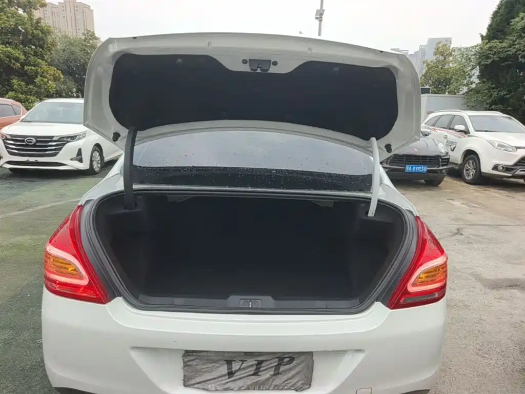 Peugeot 308 2014 Model Joy Edition Classic 1.6L Automatic Trend Style фото 19