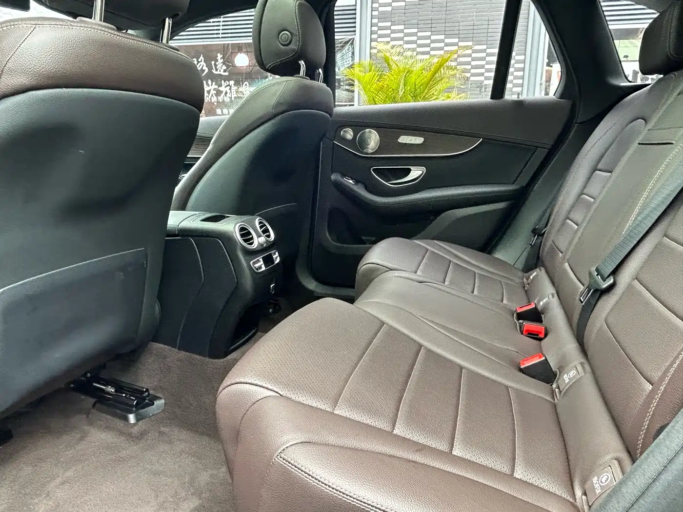 Mercedes-Benz GLC 2022 Facelift GLC 300 L 4MATIC Dynamic Collector's Edition фото 6
