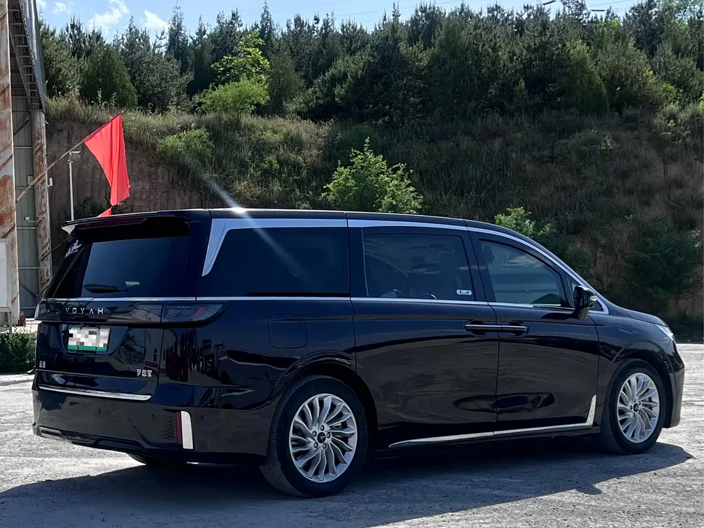 Voyah Auto Voyah Dreamer 2024 PHEV Extended Range Premium Edition фото 4