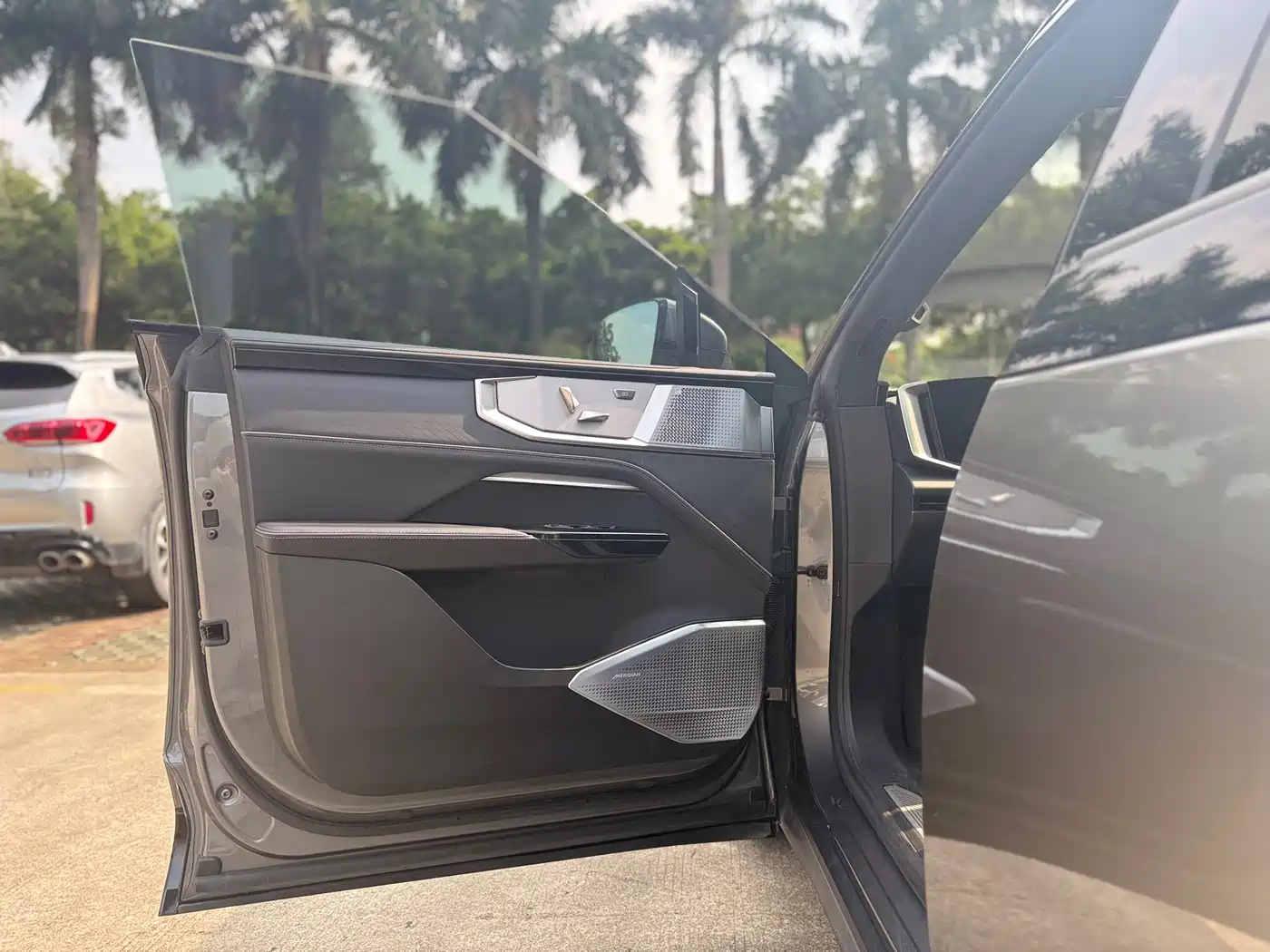 HiPhi Y 2024 2023 765km Flagship Edition