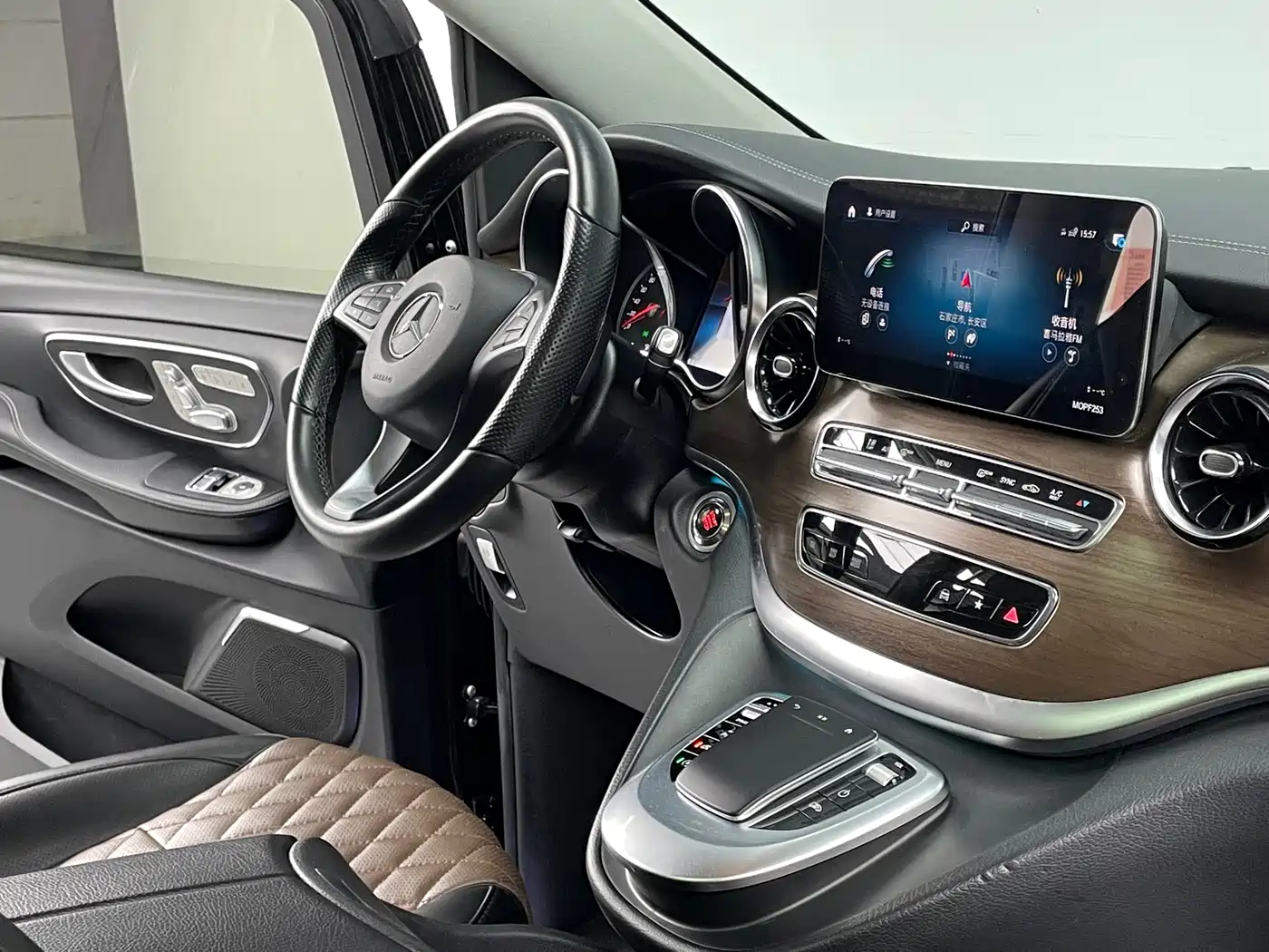 Mercedes-Benz V-Class 2020 V 260 Luxury Edition фото 12