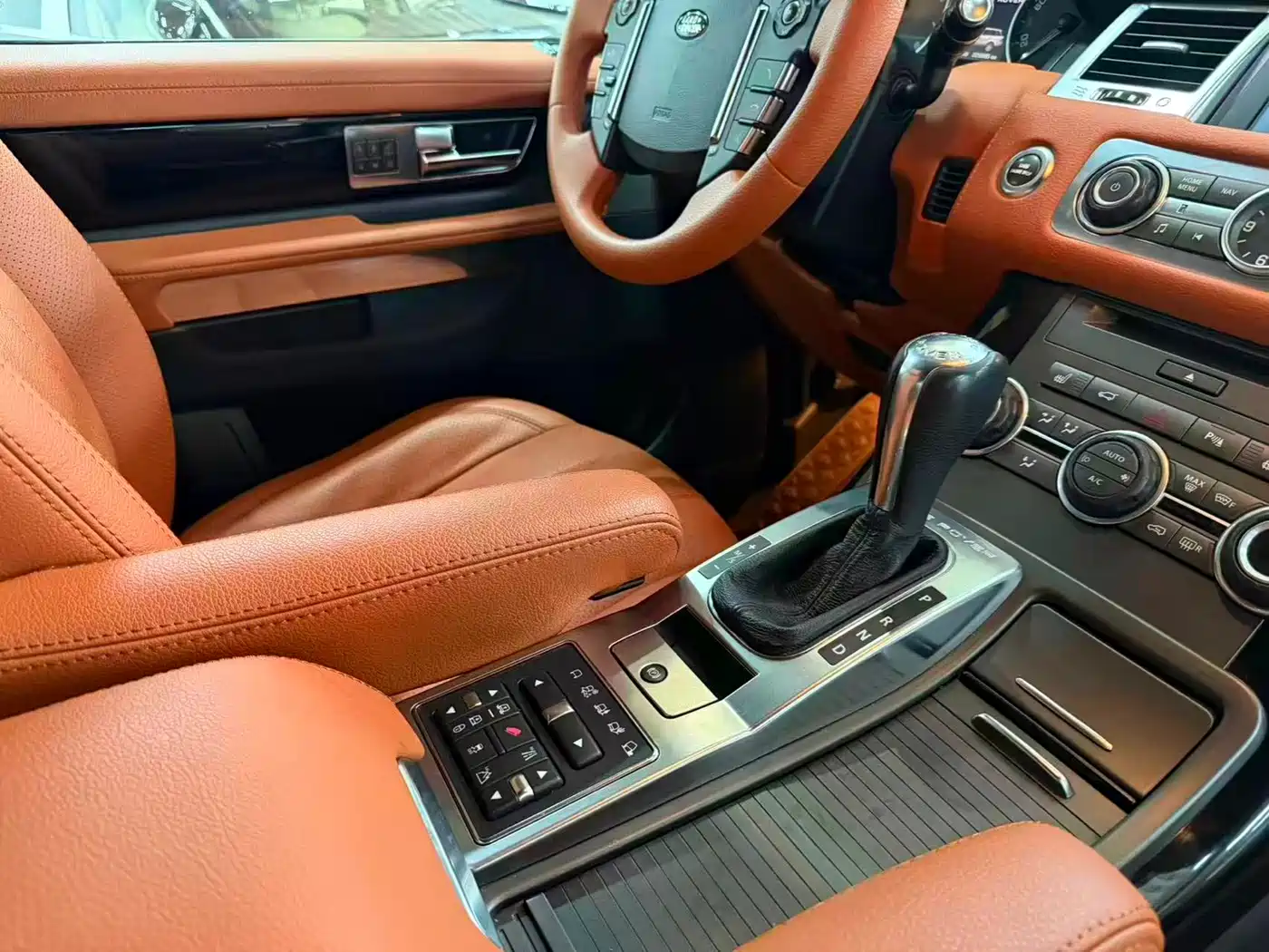 Фото 12 - Land Rover Range Rover Sport