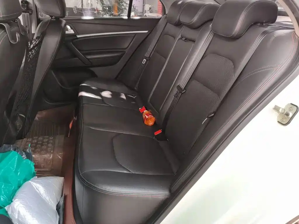 Geely Emgrand 2015 2015 Sedan 1.3T CVT Upward Edition