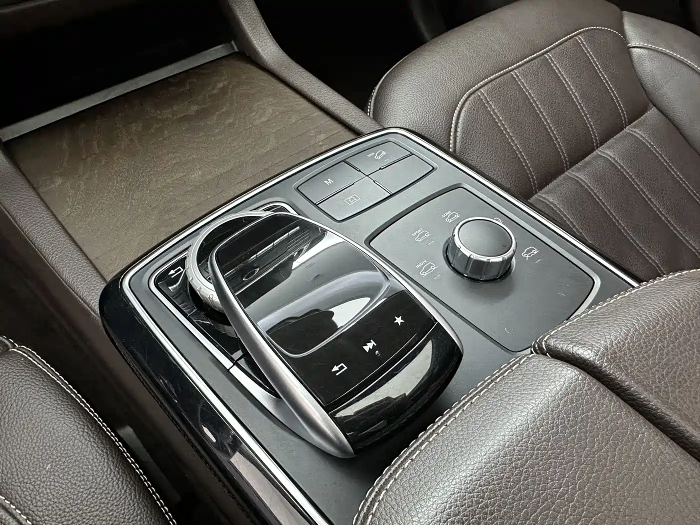 Mercedes-Benz GLE 2016 GLE 320 4MATIC Luxury фото 16