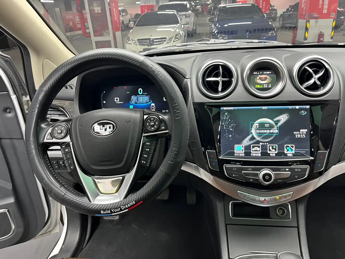 BYD Tang New Energy 2015 2.0T 4WD Flagship фото 14