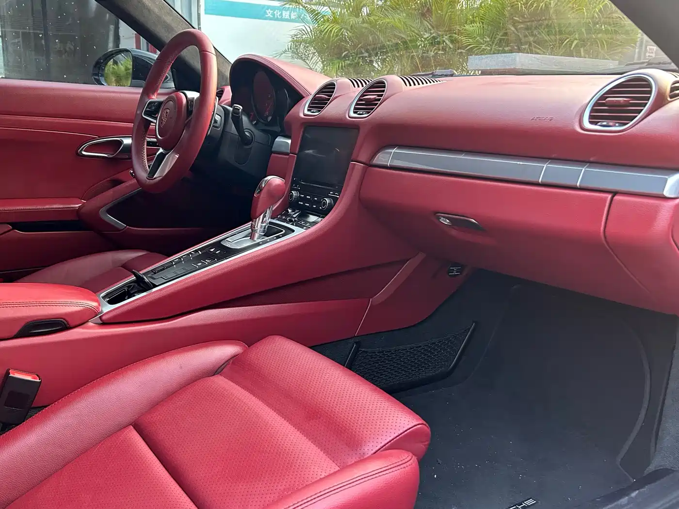 Porsche 718 2018 Cayman 2.0T фото 6