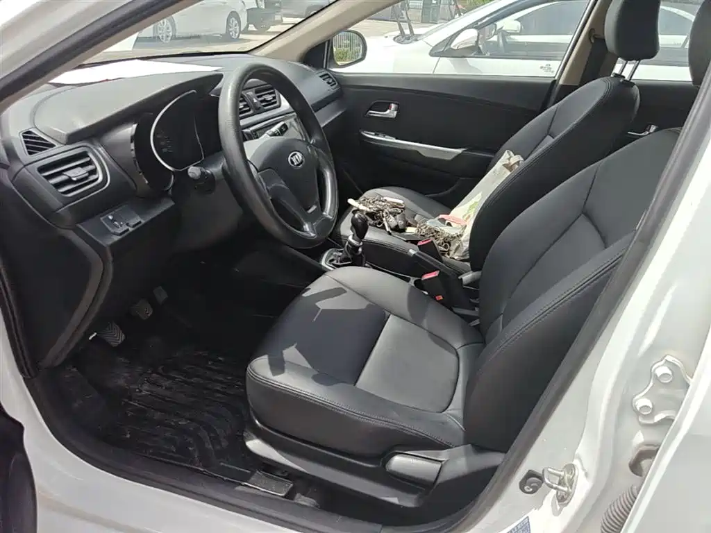 KIA K2