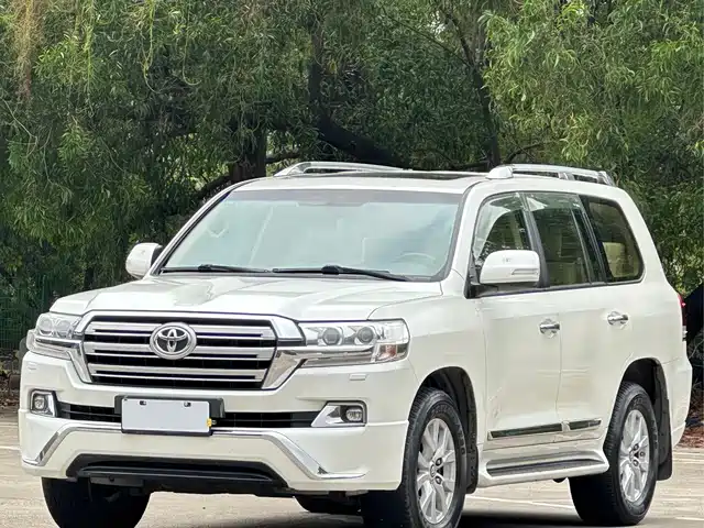  Toyota Land Cruiser (Import)
