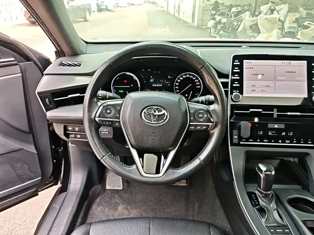 Фото 11 - Toyota Avalon