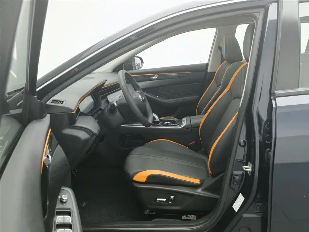 DONGFENG YI HYUN MAX