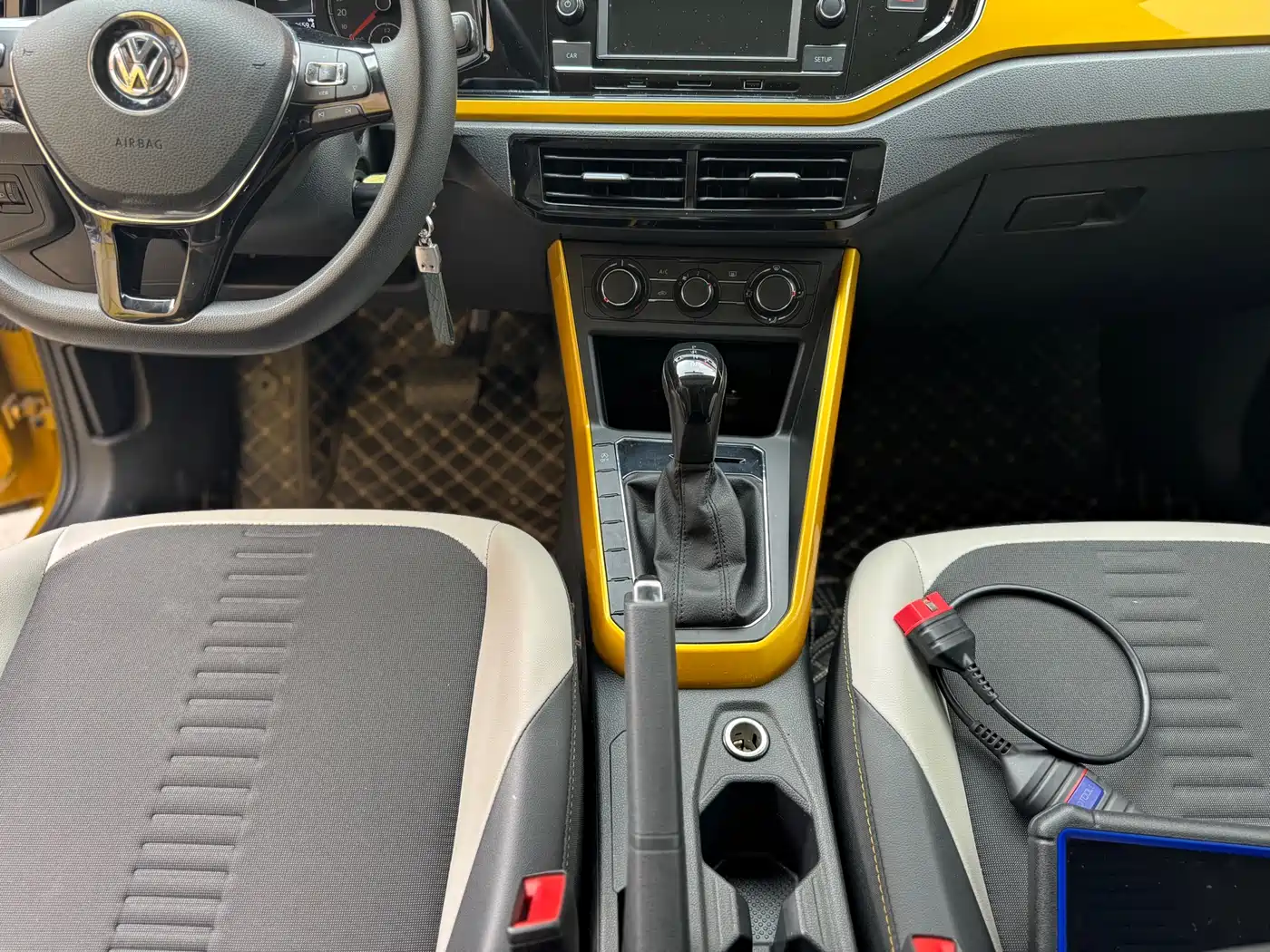 Volkswagen Polo 2019 Plus 1.5L Automatic Colorful Tech Edition фото 8