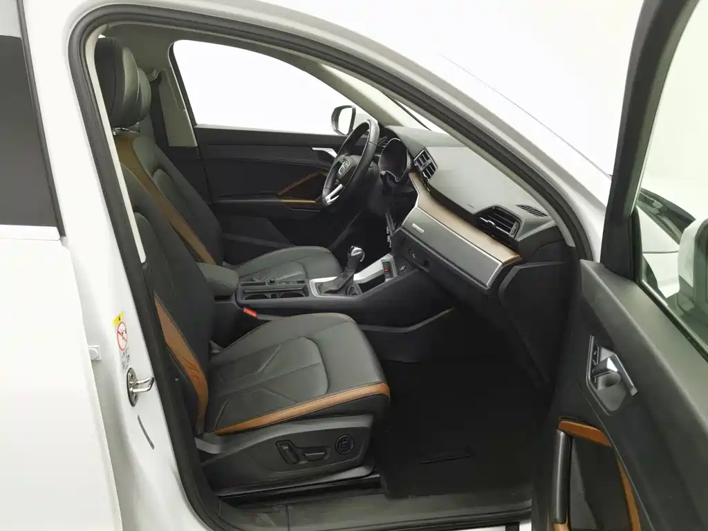 Photo 23 - Audi Q3