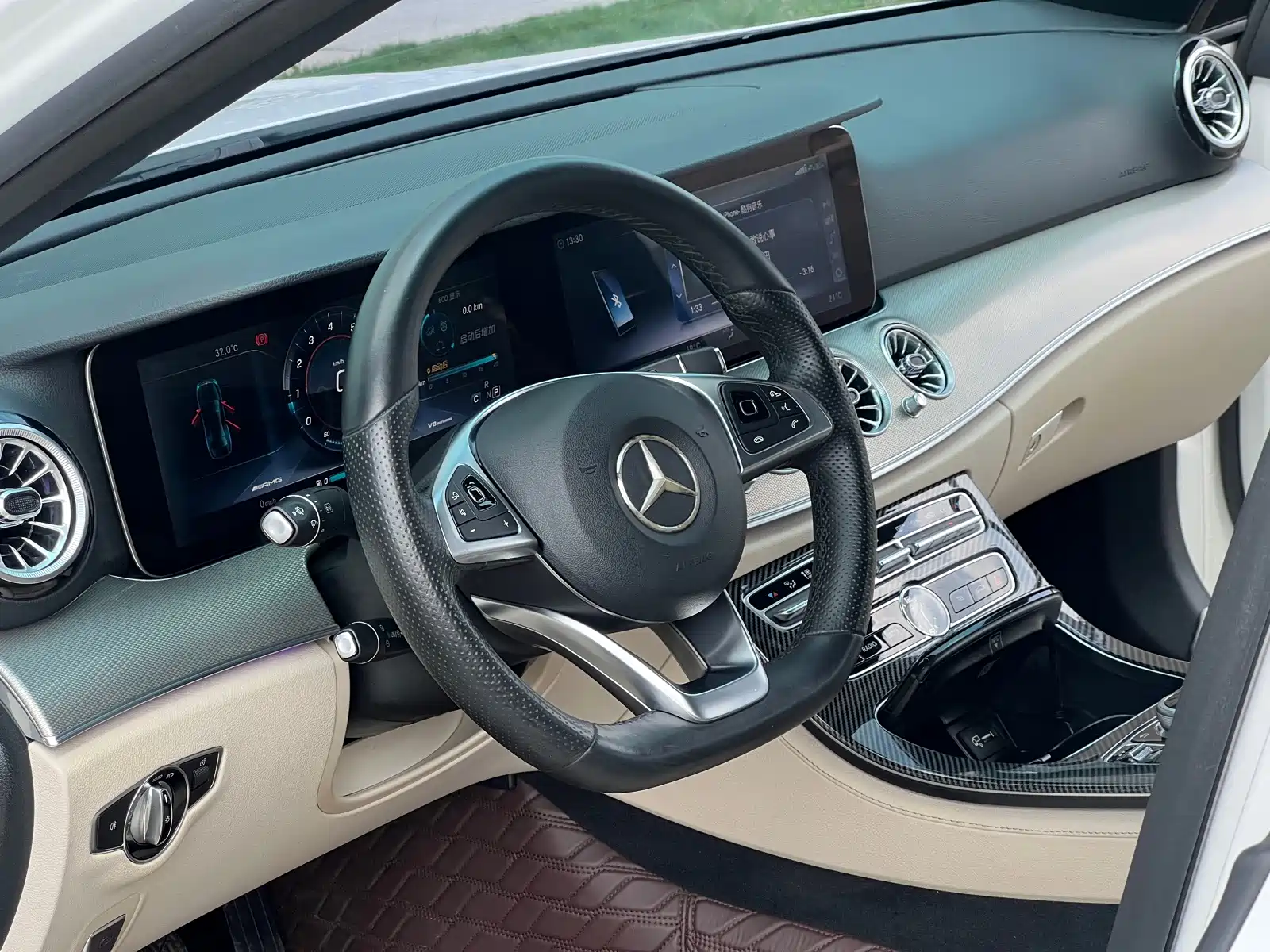 صورة 16 - Mercedes-Benz E-Class
