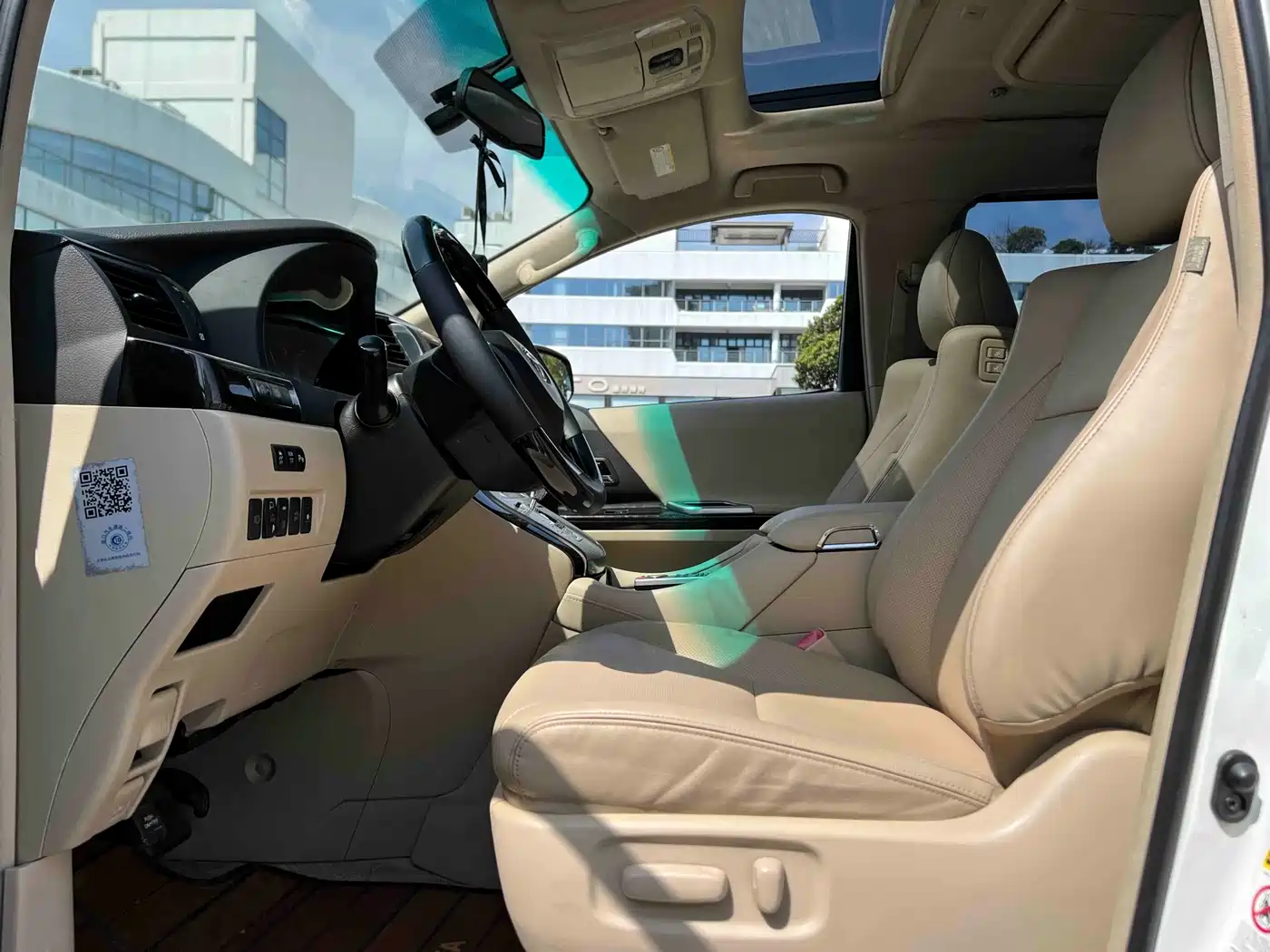 Toyota Alphard фото 5
