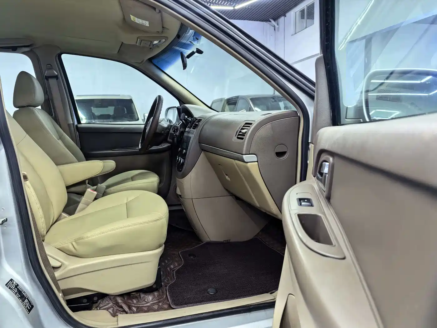 Buick GL8 2014 2.4L Classic Edition фото 8