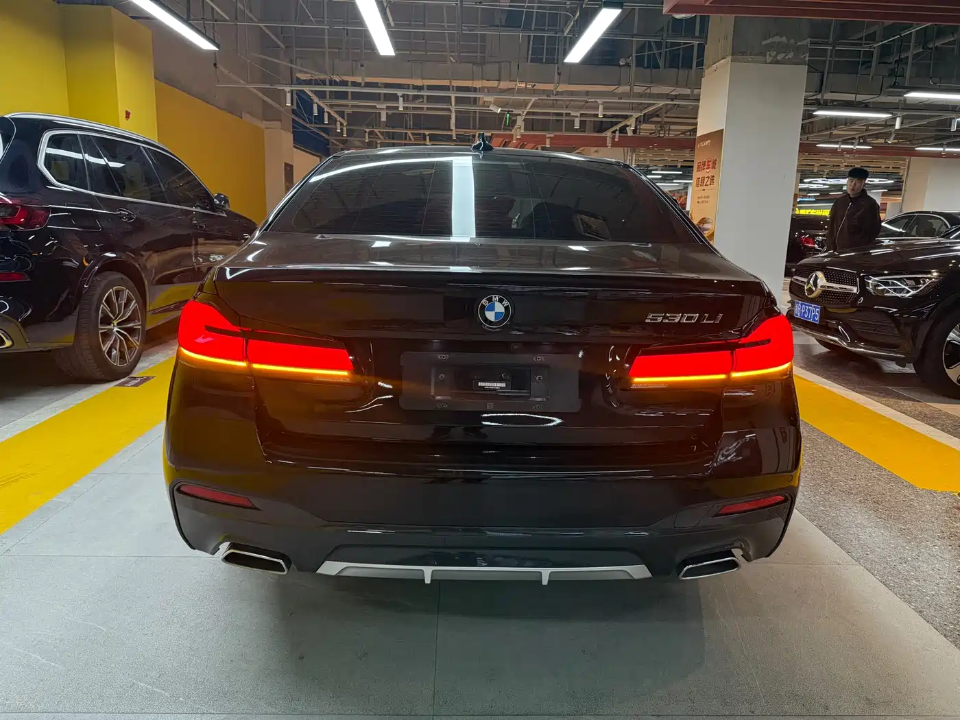 BMW 5 Series 2023 530Li Leading M Sport Package фото 15