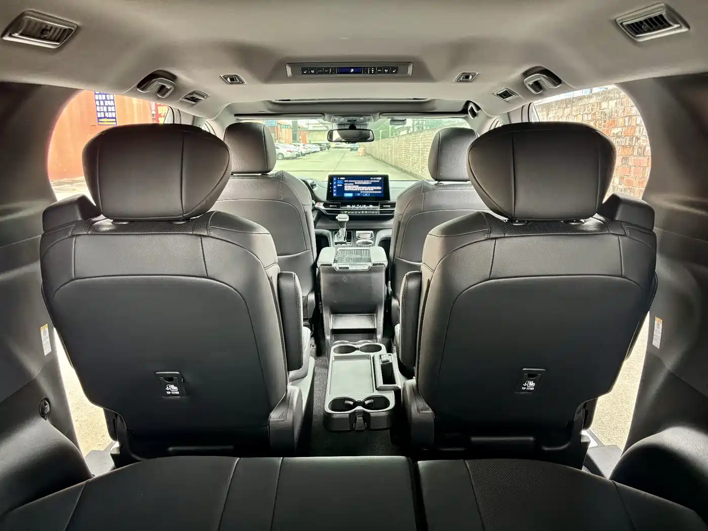 Toyota Sienna 2021 2.5L Hybrid Premium Edition фото 13