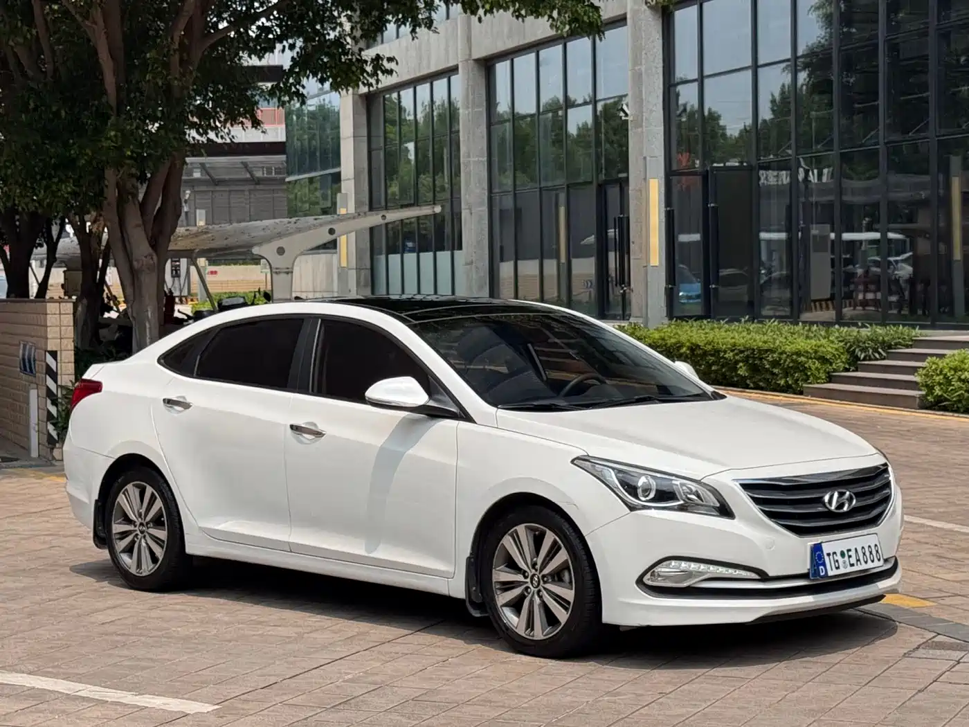 Hyundai Mistra 2016 1.8L Automatic Smart GLS фото 3