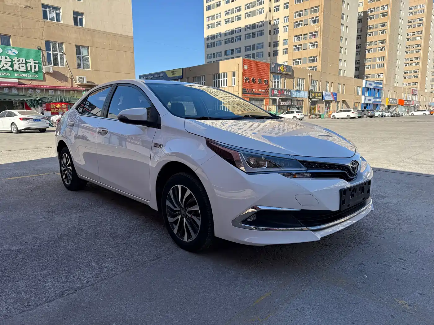 Toyota Corolla Twin Engine E+ 2019 1.8L E-CVT Leading Edition фото 3