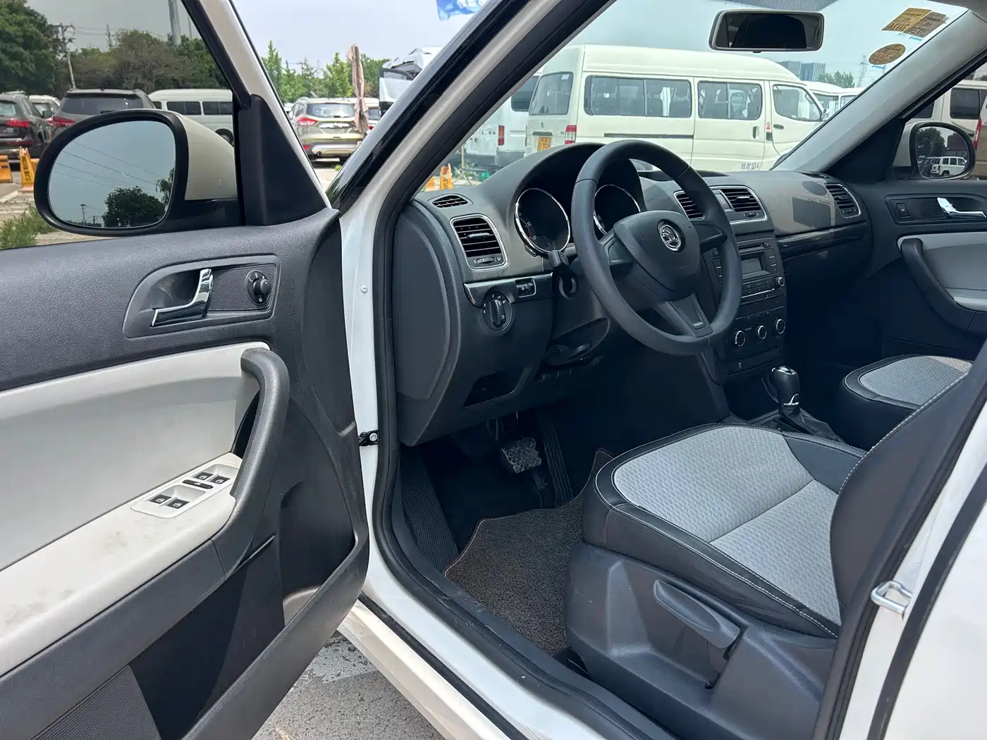 Škoda Yeti 2017 TSI280 DSG Advance фото 9