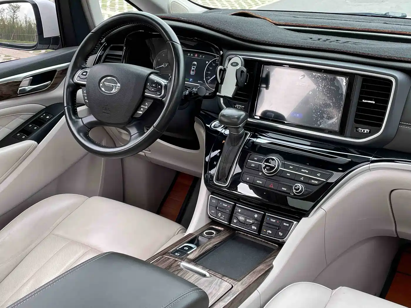 GAC Trumpchi Trumpchi M8 2018 320T Premium Edition фото 14