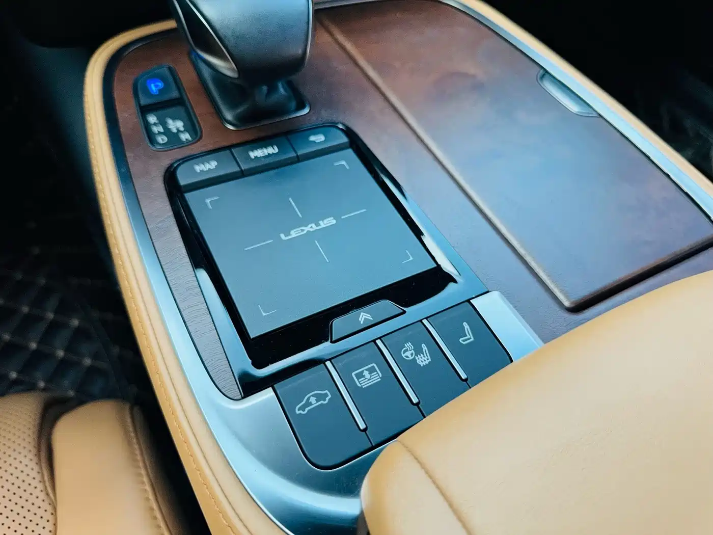Lexus LS 2022 2021 500h Excellence Edition