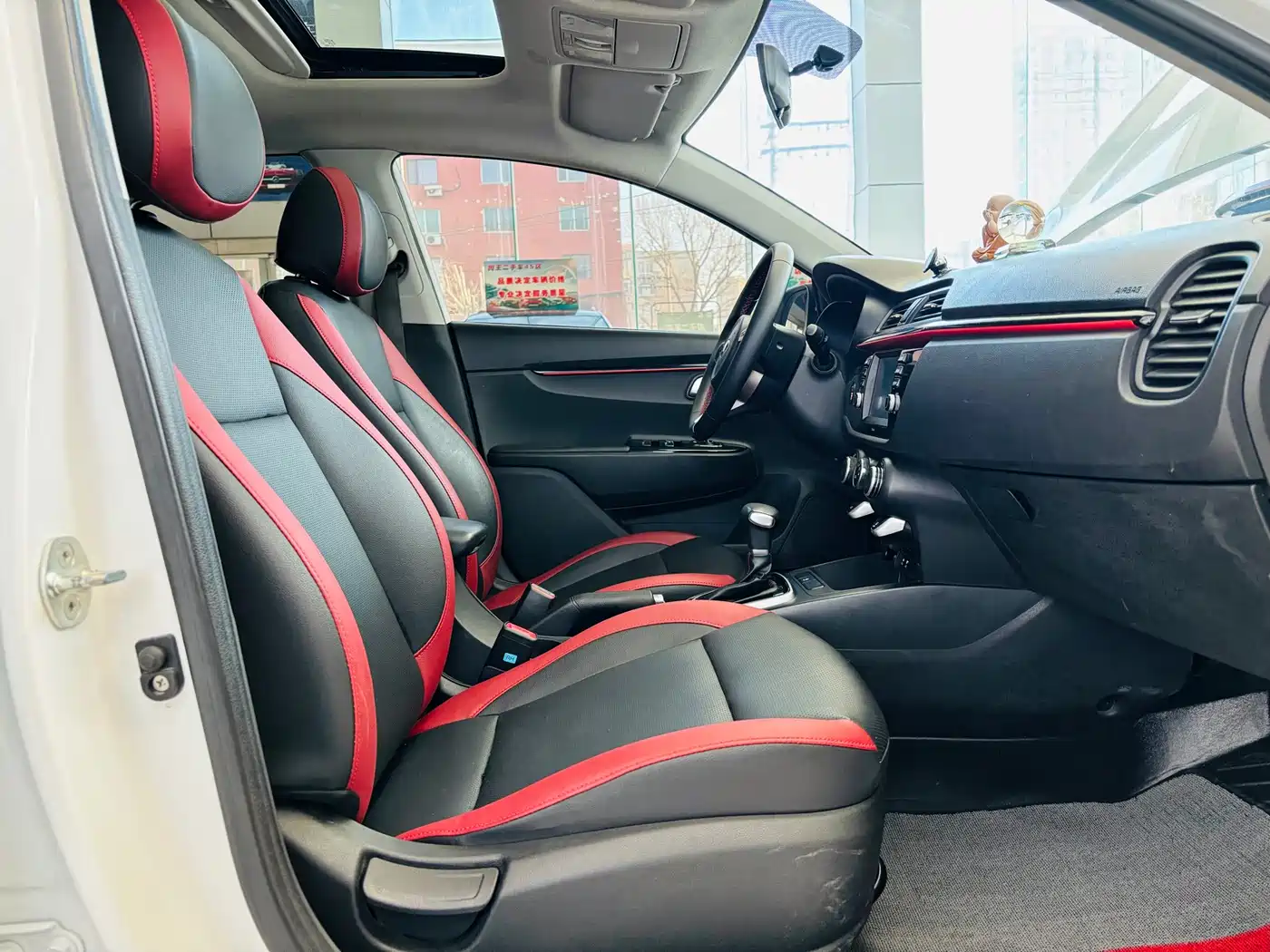 Kia KX CROSS 2018 1.6L Automatic Smart Sunroof Edition фото 15