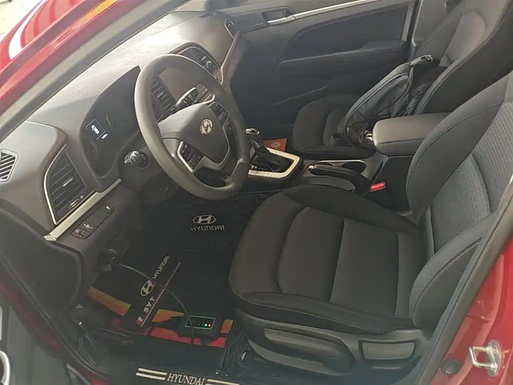 Hyundai Elantra 2016 Model 1.6L Automatic Smart Elite фото 15
