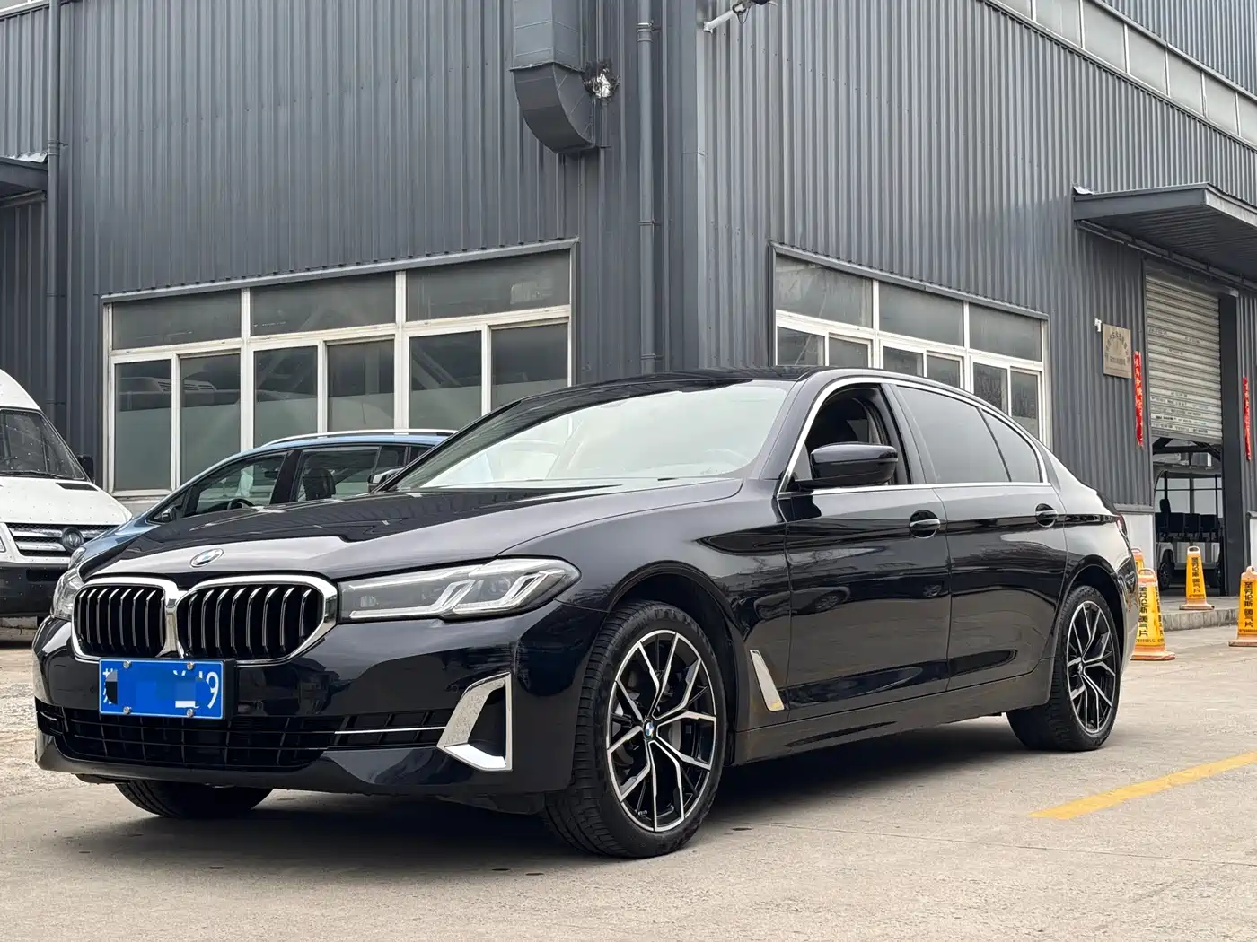 BMW 5 Series 2023 530Li Leading Luxury Package