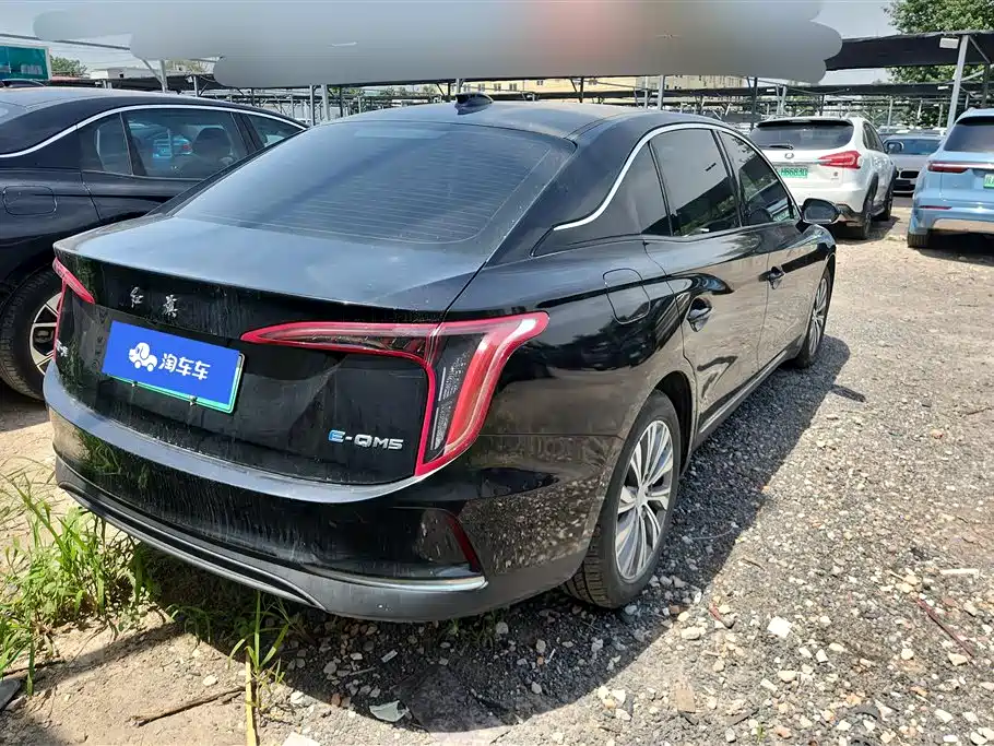 Hongqi E-QM5 2023 Facelift Basic Travel Edition фото 3
