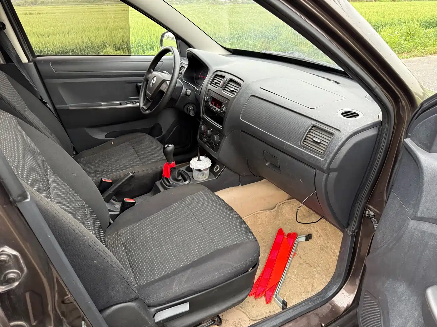Dongfeng Fengguang Fengguang 330 2016 2014 1.5L Manual Comfort DK15-02