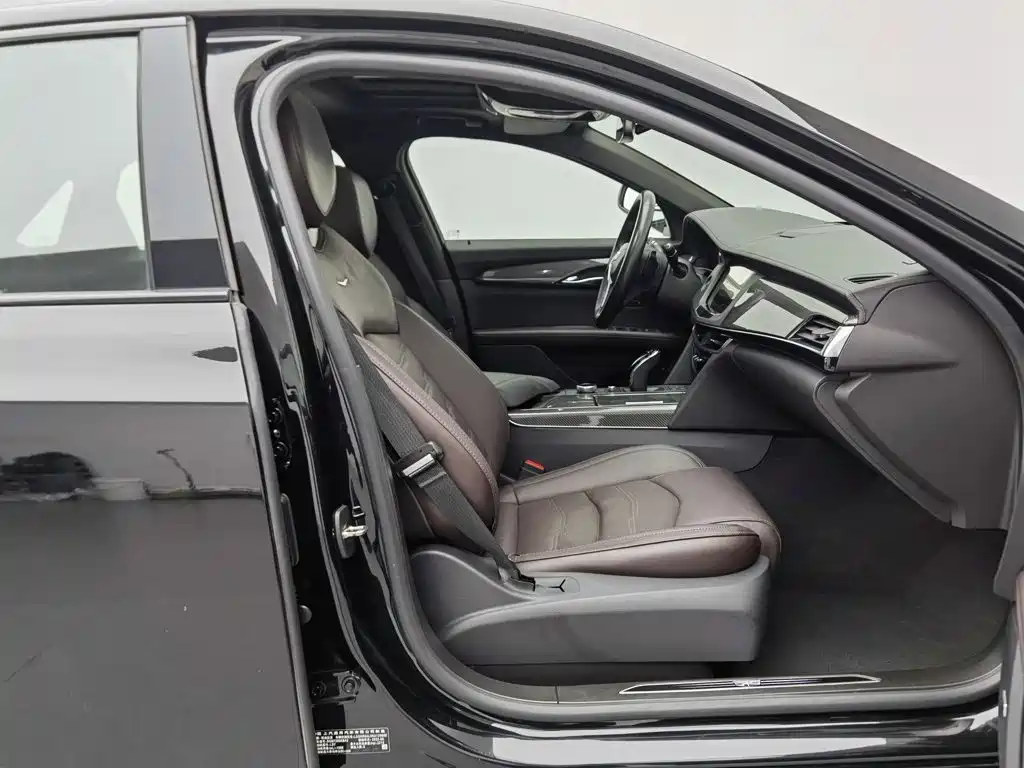 Фото 23 - Cadillac CT6