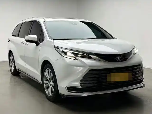 Toyota Sienna 2023 2.5L Hybrid Premium Edition